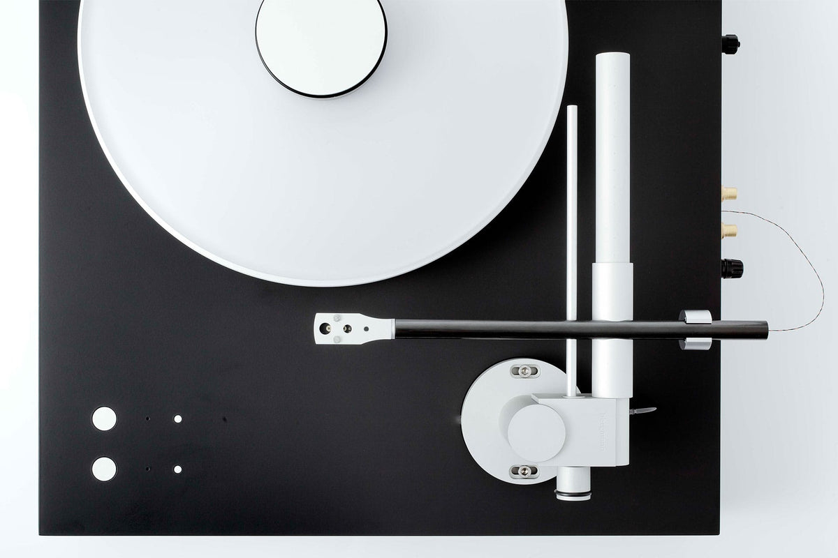 Bergmann Audio Magne Anniversary High-End-Plattenspieler mit Luftlager-Technologie für kompromisslosen Musikgenuss.