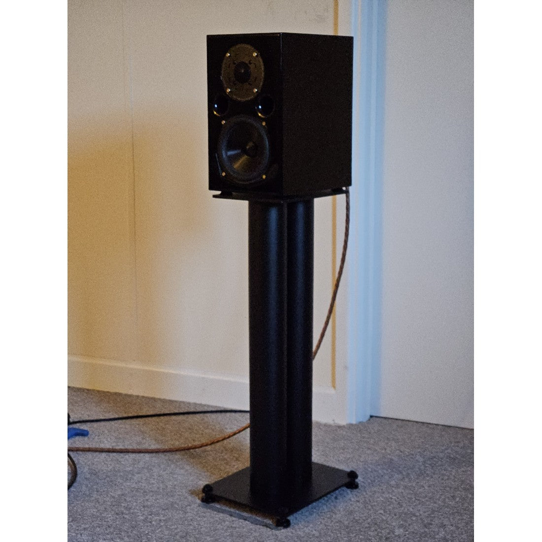 ACOUSTIC ENERGY Stand No. 2