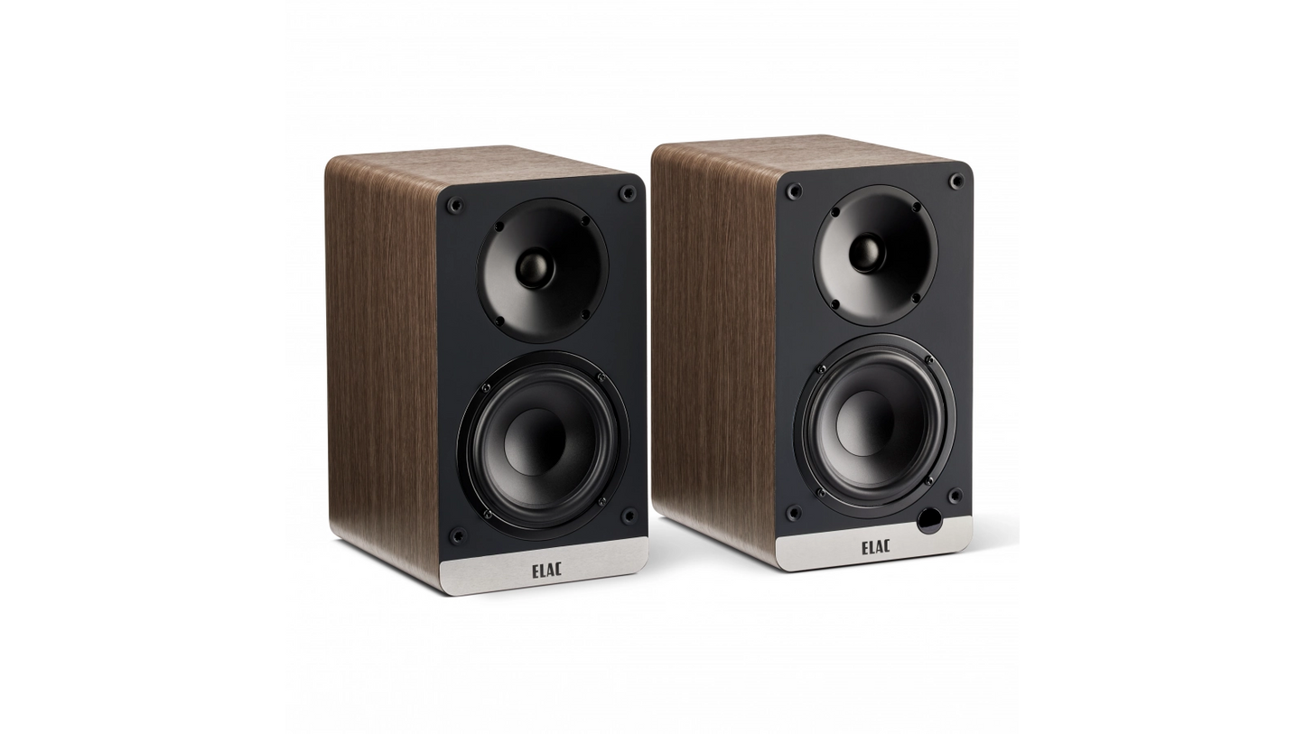 ELAC Debut ConneX DCB41 aktive Regallautsprecher mit Bluetooth und vielseitigen Anschlussmöglichkeiten für modernes Musikstreaming.