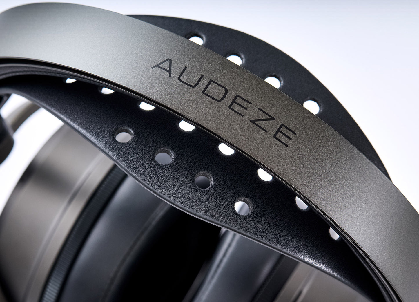 Audeze Maxwell 2 Gaming-Headset für PlayStation mit kabellosem Hi-Res-Audio und integriertem Mikrofon.