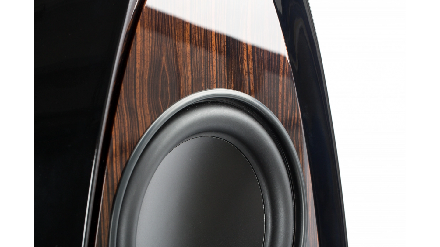 ELAC Concentro 2.0 High-End-Standlautsprecher mit herausragender Räumlichkeit und natürlicher Musikwiedergabe.