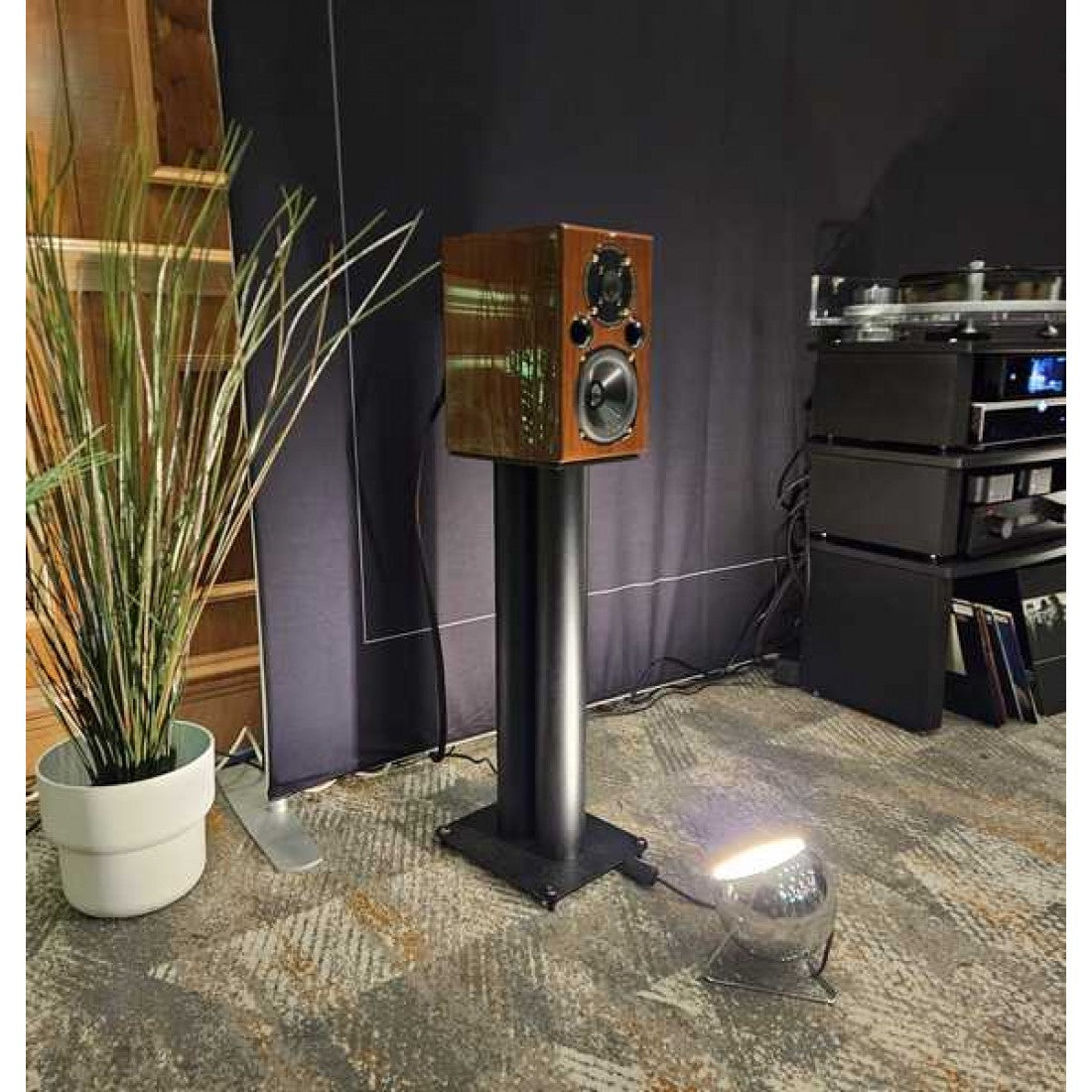 ACOUSTIC ENERGY Stand No. 2