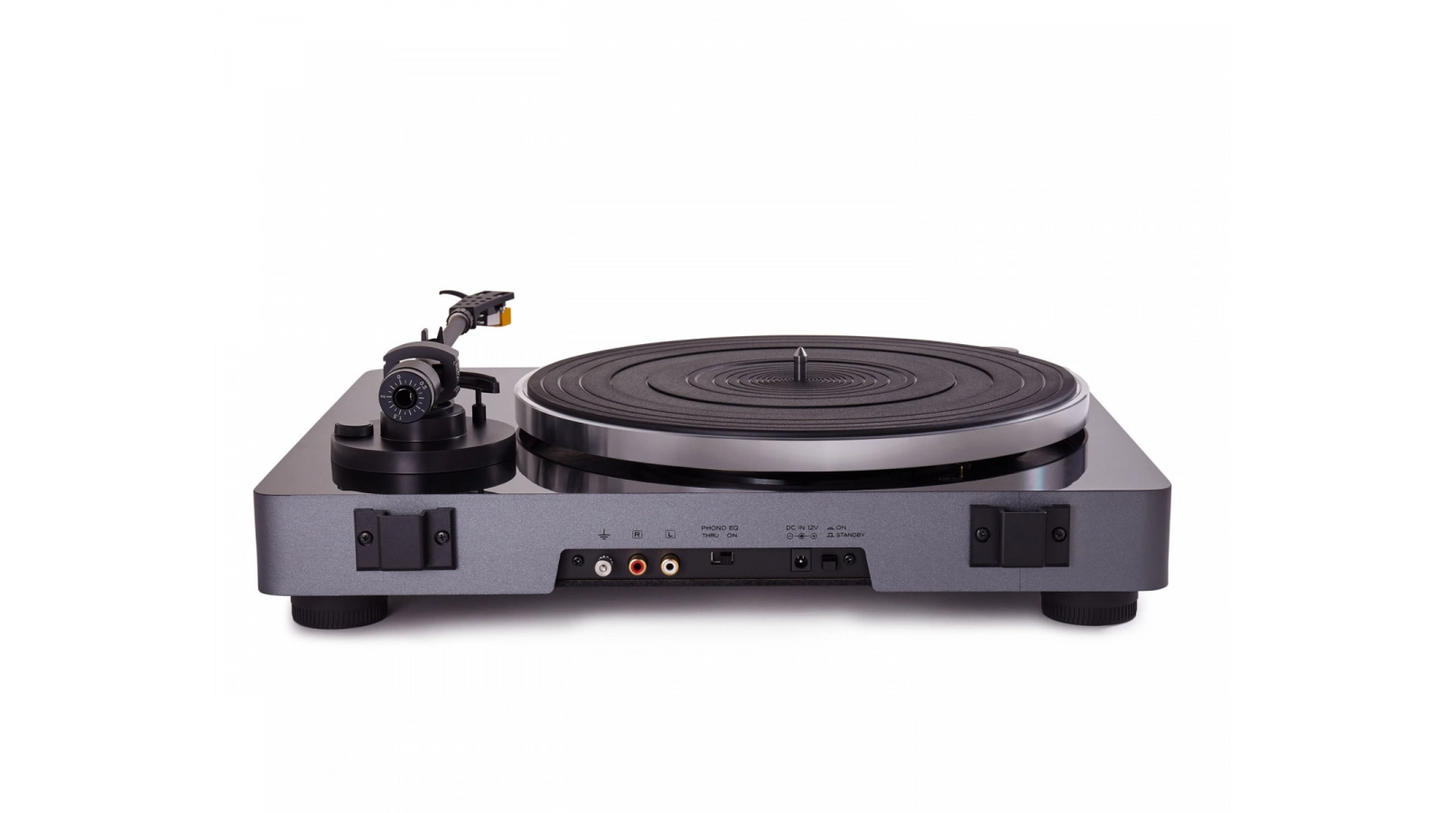ELAC Miracord 50 HiFi-Plattenspieler für natürlichen Klang und hochwertige Schallplattenwiedergabe.